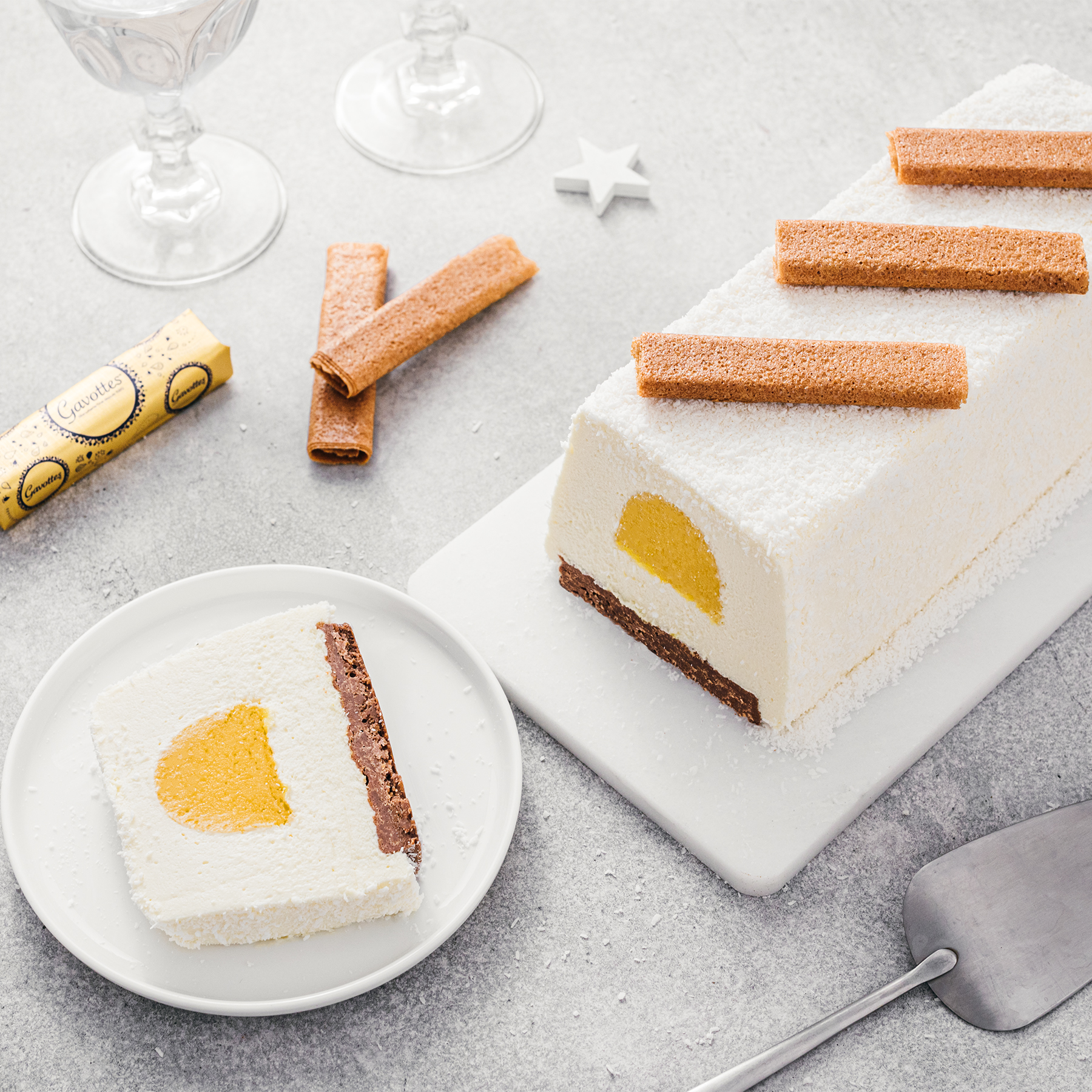 Buche de noel noix de coco mangue Gavottes 