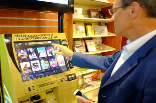 Une borne de location de films en gare de Rennes !
