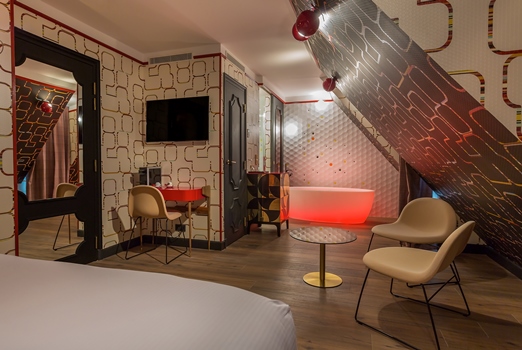 ch5 idol hotel