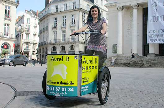 Découvrez la nantaise Aurel.B, une coiffeuse créative… à vélo !