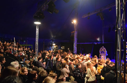 concert sous le chapiteau 