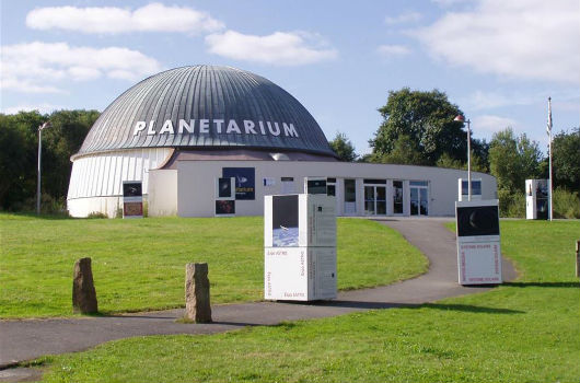 planetarium de bretagne