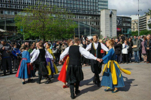 danse bretonne a la fête de la bretagne